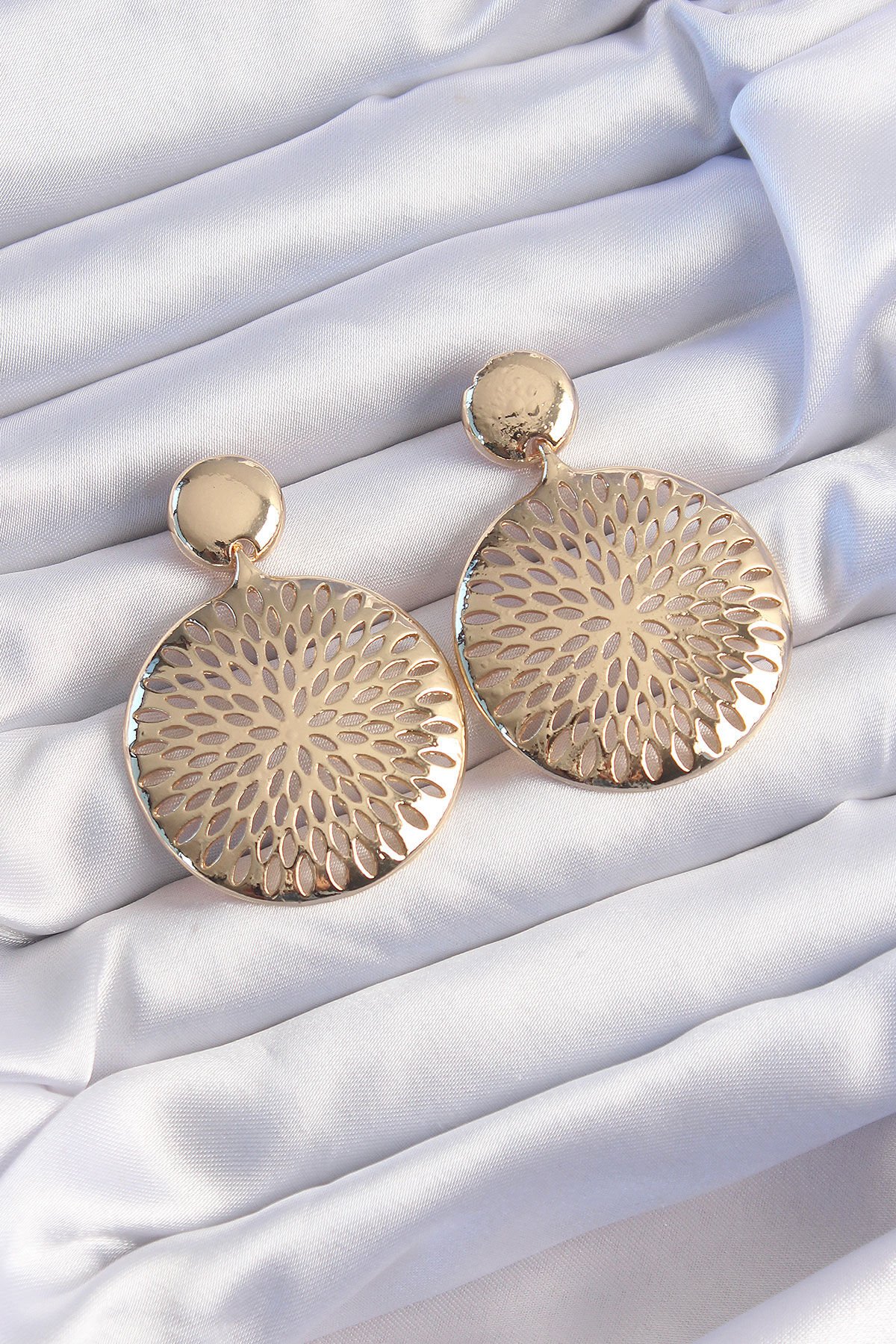 Özel Seri Pirinç Gold Renk Oval İşlemeli Küpe
