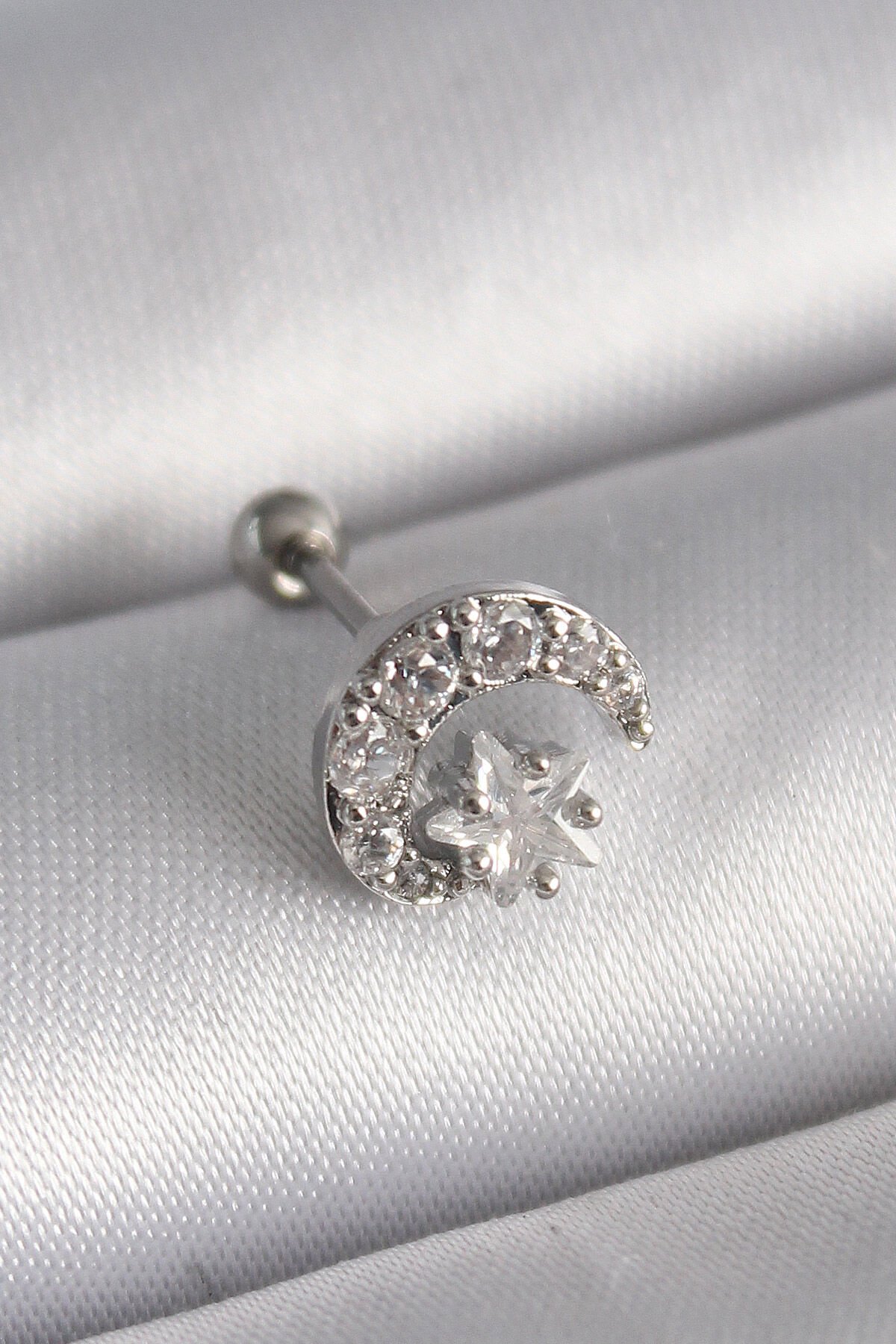 316L Çelik Gümüş Renk Zirkon Taşlı Ay Tragus Piercing
