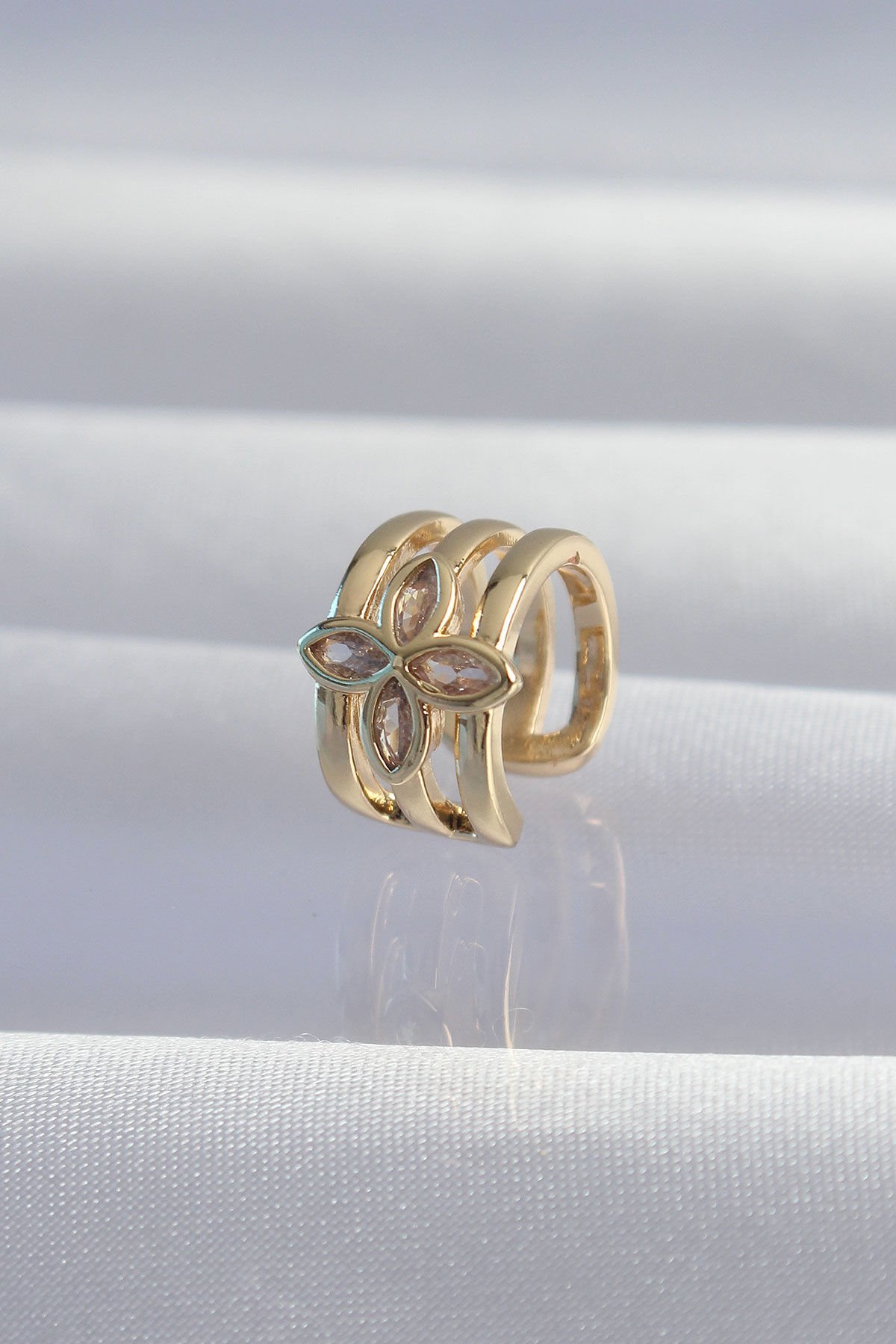 Özel Seri Pirinç Gold Renk Yonca Earcuff Küpe