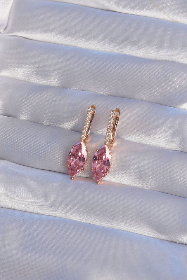 Rose Renk Pembe Zirkon Taşlı Sallantılı Küpe