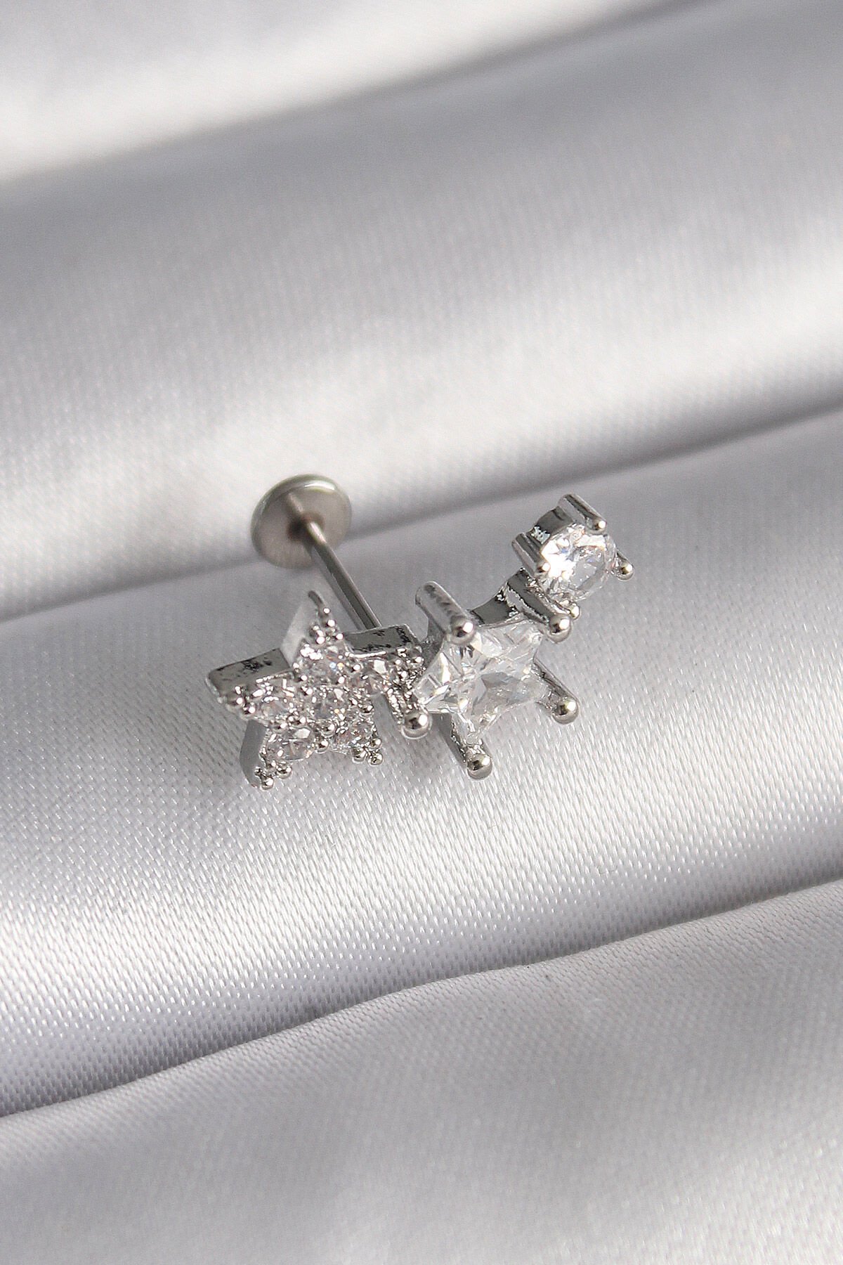 316L Çelik Gümüş Renk Zirkon Taşlı Model Tragus Piercing