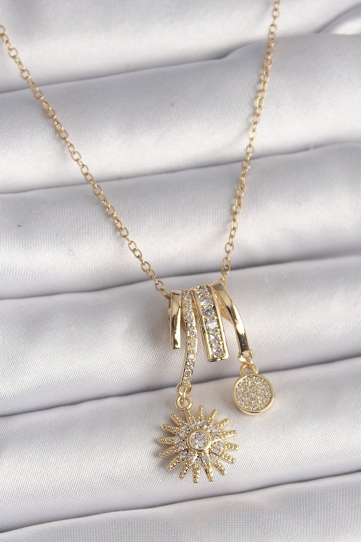 316L Çelik Gold Renk Zincir Zirkon Taşlı Sallantı Kutup Yılıdızı Model Kadın Charm Kolye