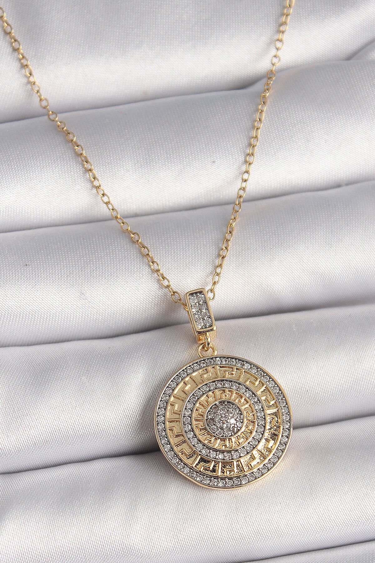 316L Çelik Gold Renk Zincir Zirkon Taşlı Madalyon Model Labirent İşleme Kadın Kolye