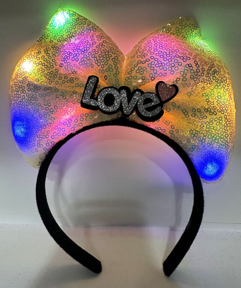 Led Işıklı 3 F.rklı Fonksiyonda Yanan Gümüş Love Yazılı Sarı Fiyonk Taç 20X17 cm
