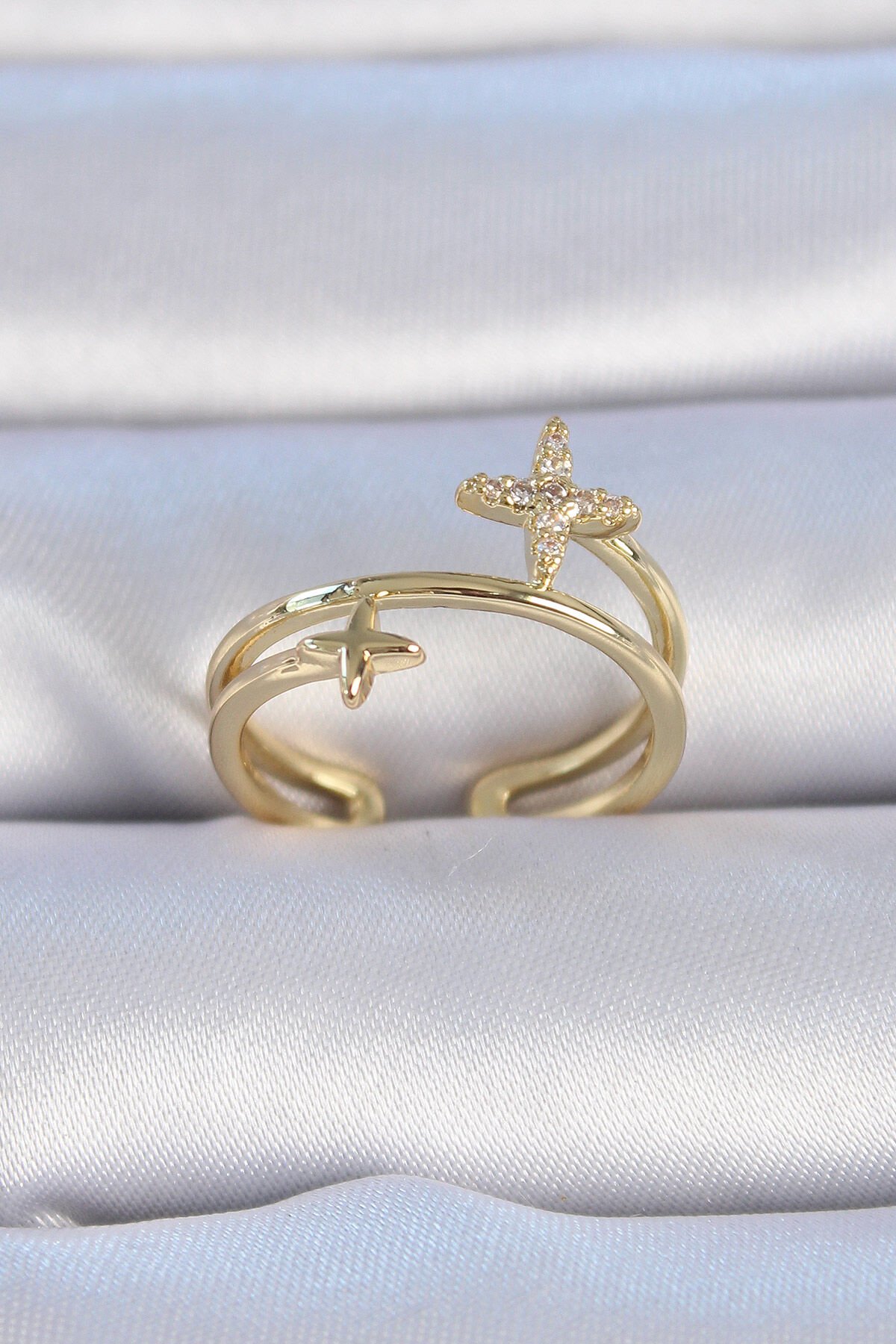 Özel Seri Pirinç Gold Renk Zirkon Taşlı Model Kadın Yüzük