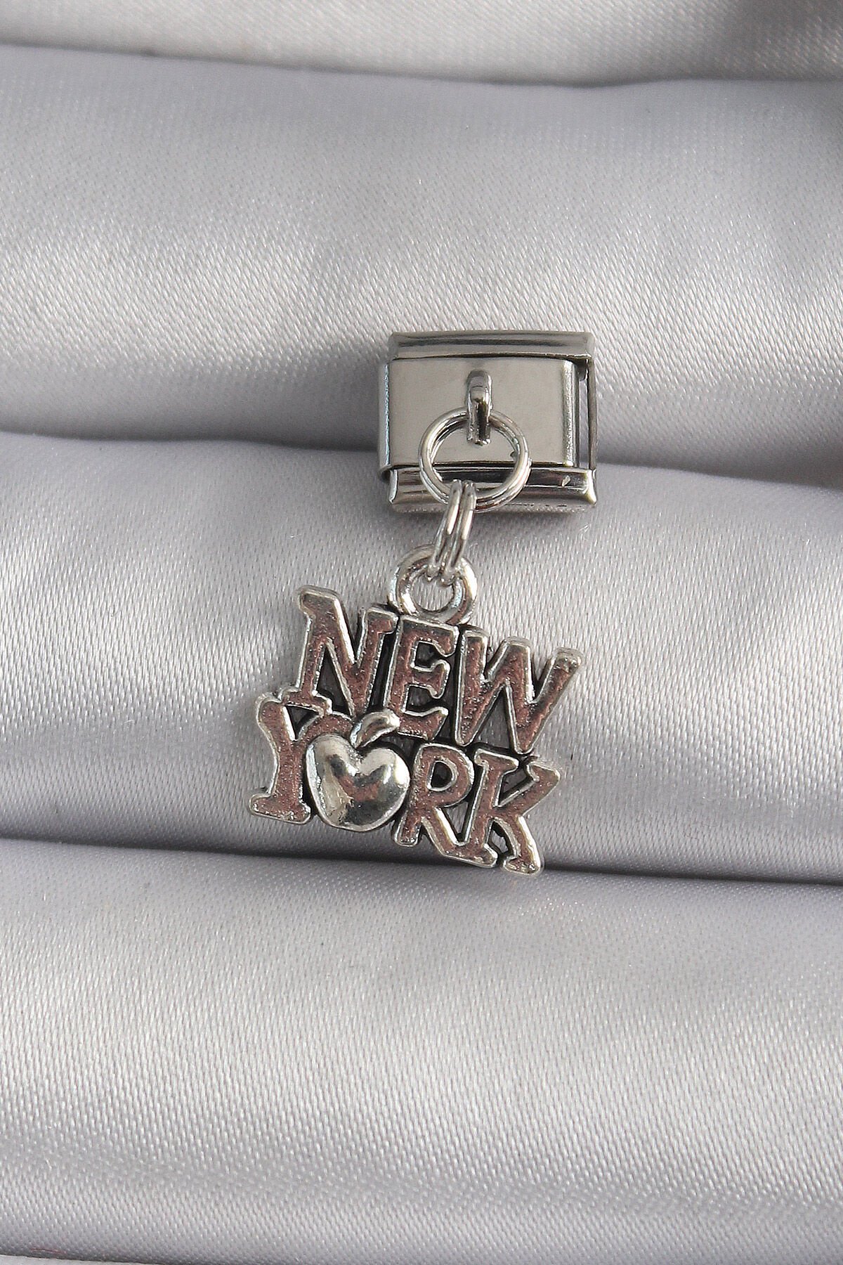 316L Çelik Gümüş Renk Sallantı M.F.Yazı Model Nomination Charm
