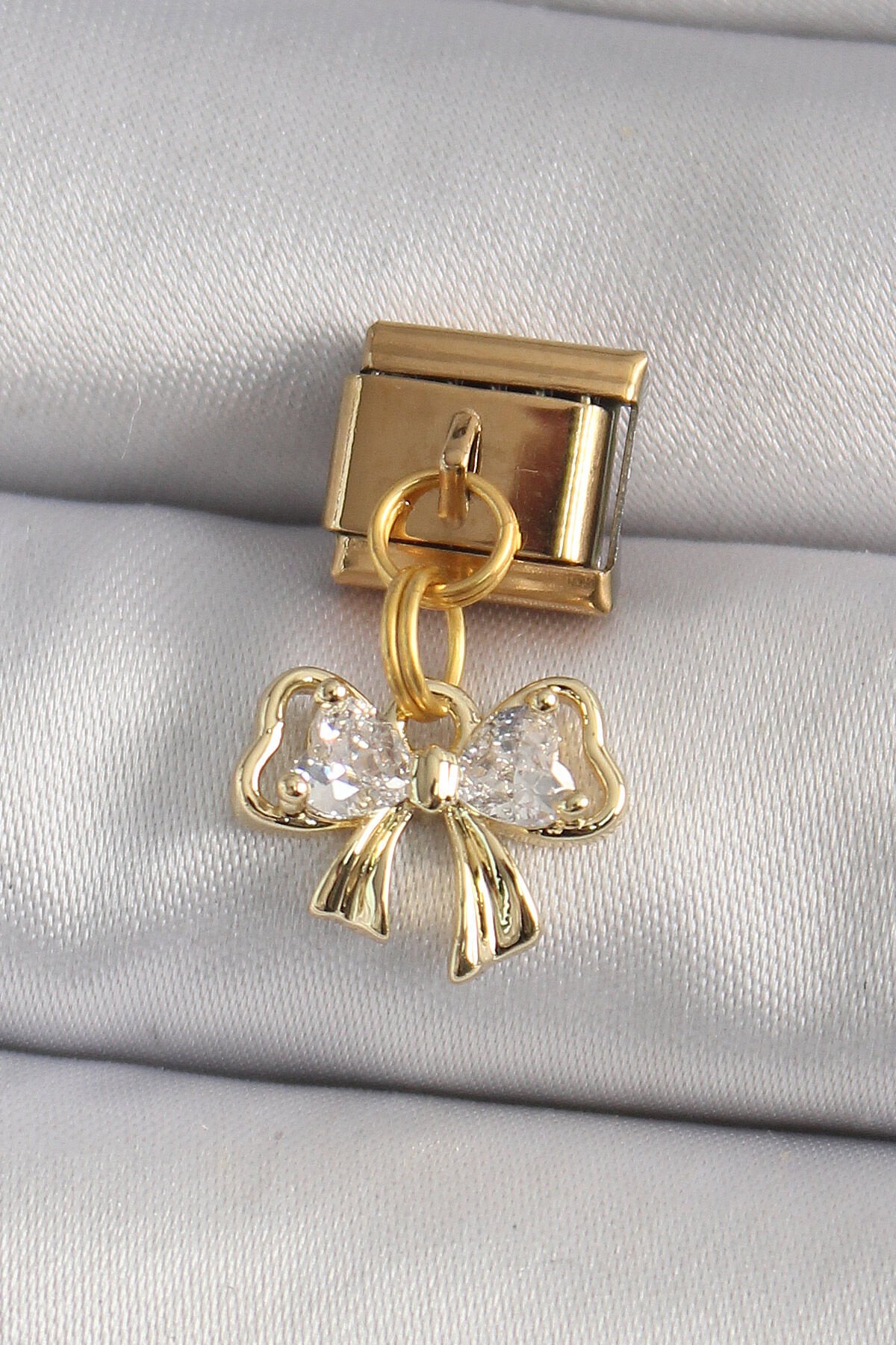 316L Çelik Gold Renk Sallantı Zirkon Taşlı Fiyonk Model Nomination Charm
